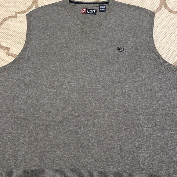 Mens Chaps V-neck sleeveless sweater vest - Picture 3 of 11